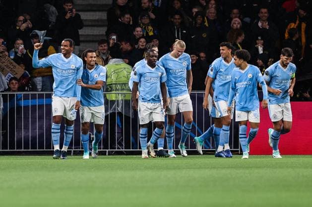 BERN, SWITZERLAND OCTOBER 25 Manuel Akanji of Man City L celebrates his goal with team during the UEFA Champions League Group Stage match between BSC Young Boys and Manchester City at Stadion Wankdorf on October 25, 2023 in Bern, Switzerland Bern Stadion Wankdorf Bern Switzerland Copyright: xJustPictures.ch LuigixRizzox jp-en-EuSpIm-AN0I7699 20230921