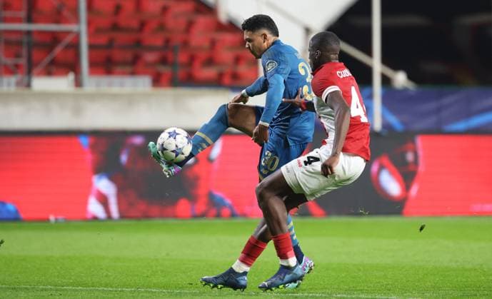 Porto s Evanilson scoring the 1-4 goal during a soccer game between Belgian Royal Antwerp FC and Portuguese FC Porto, Wednesday 25 October 2023 in Antwerp, on day three of the Champions League group stage, in the group H. VIRGINIExLEFOUR  x78529767x