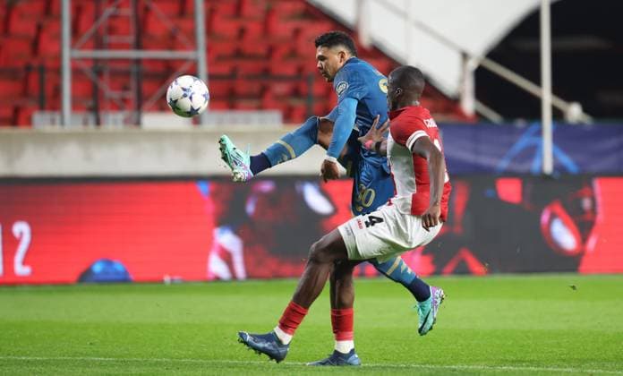 Porto s Evanilson scoring the 1-4 goal during a soccer game between Belgian Royal Antwerp FC and Portuguese FC Porto, Wednesday 25 October 2023 in Antwerp, on day three of the Champions League group stage, in the group H. VIRGINIExLEFOUR  x78529780x