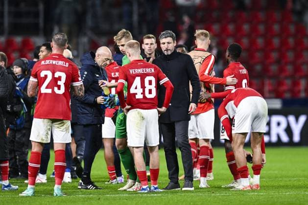 Antwerp s goalkeeper Jean Butez, Antwerp s Arthur Vermeeren and Antwerp s head coach Mark van Bommel look dejected after losing a soccer game between Belgian Royal Antwerp FC and Portuguese FC Porto, Wednesday 25 October 2023 in Antwerp, on day three of the Champions League group stage, in the group H. TOM GOYVAERTS TomxGoyvaerts  x78531331x