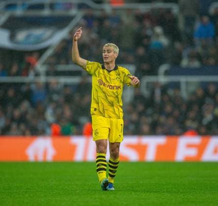 25th October 2023; St James Park, Newcastle, England; UEFA Champions League Football, Newcastle United versus Borussia Dortmund; Giovanni Reyna of Borussia Dortmund gestures to his team mates  ActionPlus12569092 VagelisxGeorgariou