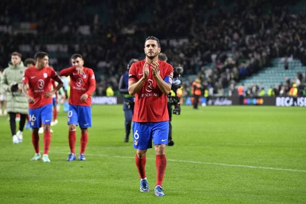 Celtic v Atletico Madrid UEFA Champions League Koke of Atletico Madrid thanks fans during the UEFA Champions League Group E match at Celtic Park, Glasgow Copyright: xJamiexJohnstonx FIL-19153-0168 UK Newspapers OUT