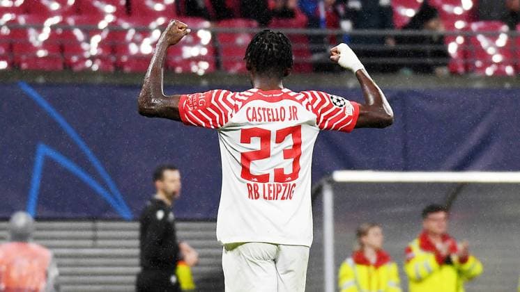 Soccer UEFA Champions League, 2023 2024 season, group stage, group G, matchday 3, RB Leipzig vs Red Star Belgrade Sportsko drustvo Crvena zvezda 3 1 1 0 25 10 2023 Castello Lukeba center back RB Leipzig, back number 23, 23 cheers after the match RB Leipzig vs Red Star Belgrade Sportsko drustvo Crvena zvezda 25 10 2023 He raises his arms in the air Leipzig Saxony Germany Red Bull Arena