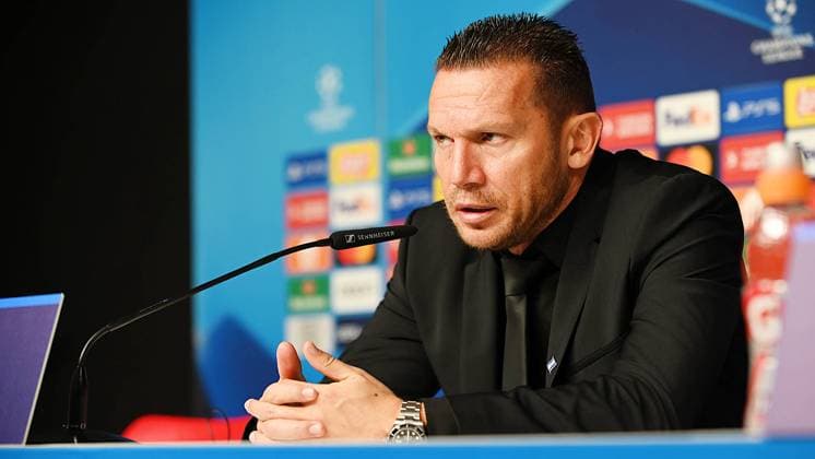 Soccer UEFA Champions League, 2023 2024 season, group stage, group G, matchday 3, RB Leipzig vs Red Star Belgrade Sportsko drustvo Crvena zvezda 3 1 1 0 25 10 2023 Barak Bakhar coach Red Star Belgrade at the press conference after the match RB Leipzig vs Red Star Belgrade Sportsko drustvo Crvena zvezda 25 10 2023 Leipzig Saxony Germany Red Bull Arena