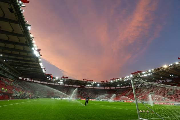 Sport Bilder des Tages Olympiacos F.C. v West Ham United UEFA Europa League A general view of Karaiskakis Stadium before the start of Olympiacos F.C. and West Ham United game during the UEFA Europa League Group A match at Karaiskakis Stadium, Piraeus Copyright: xYannisxHalasx FIL-19159-0027 UK Newspapers OUT