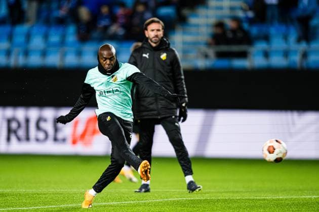 231026 Amor Layouni of Häcken warms up ahead of the UEFA Europa League football match between Molde and Häcken on October 26, 2023 in Molde Photo Marius Simensen BILDBYRAN Cop 238 bbeng football fotball fotboll häcken molde uefa uefa europa league  Copyright: MARIUSxSIMENSEN BB231026BB405