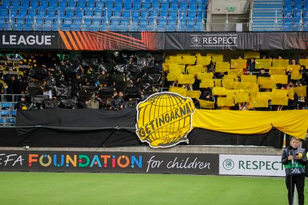 Europa League i fotball 2023: Molde - BK H?cken Molde 20231026. H?ckens supportere pa tribunen for avspark i Europa League kampen i fotball mellom Molde og BK H?cken pa Aker Stadion. Foto: Svein Ove Ekornesvag NTB Molde Norge EDITORIAL USE ONLY. RESTRICTED USE FOR BETTING COMPANIES Ref:_SPOqlvIxAmsTrk.jpg  Copyright: xSveinxOvexEkornesvagx xNTBx