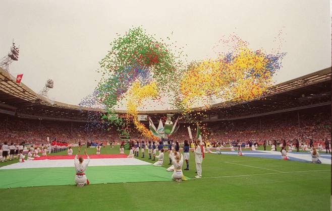THE OPENING CEREMONY OF THE EURO 96 FOOTBALL CHAMPIONSHIPS (40,000 balloons are released into Wembley Stadium) COMPULSORY CREDIT: UPPA Photoshot Photo UKWT 011647 F-19 08.06.1996 THE OPENING CEREMONY OF THE EURO 96 FOOTBALL CHAMPIONSHIPS (40,000 balloons are released into Wembley Stadium) COMPULSORY CREDIT: Talking Photoshot Photo UKWT 011647 F-19 08.06.1996, Credit:Photoshot Avalon United Kingdom  Copyright: xPhotoshotx xAvalonx 0504187853