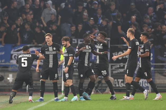 SOCCER - UEFA EL, Sturm vs Atalanta GRAZ,AUSTRIA,26.OCT.23 - SOCCER - UEFA Europa League, SK Sturm Graz vs Atalanta Bergamo Calcio. Image shows the rejoicing of Gregory Wuethrich, Alexander Prass, Otar Kiteishvili, Amadou Dante, Seedy Jatta, Jon Gorenc-Stankovic and Manprit Sarkaria (Sturm).  GEPAxpictures xChrisxBauer