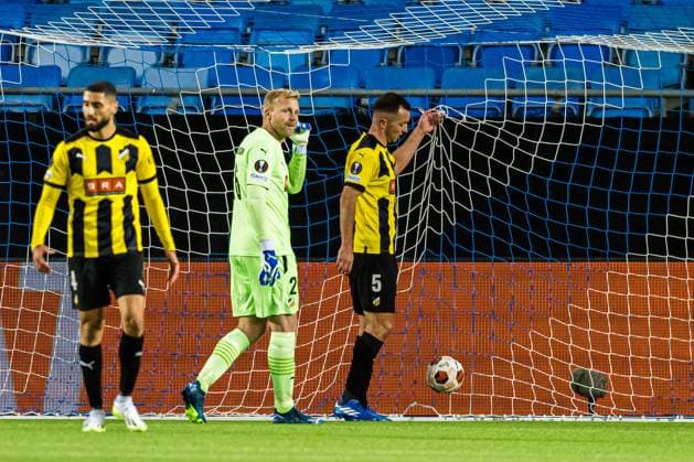 231026 Peter Abrahamsson and Even Hovland of Häcken looks dejected after 3 1 during the UEFA Europa League football match between Molde and Häcken on October 26, 2023 in Molde Photo Marius Simensen BILDBYRAN Cop 238 bbeng depp football fotboll fotboll häcken molde uefa uefa europa league  Copyright: MARIUSxSIMENSEN BB231026BB608