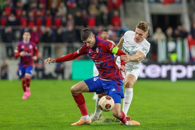 SOSNOWIEC 26.10.2023 MECZ LIGA EUROPY GRUPA D RAKOW CZESTOCHOWA - SPORTING LIZBONA SPORTING CP EUROPA LEAGUE GROUP D SEASON 2023 24 RAKOW CZESTOCHOWA - SPORTING LIZBONA ZORAN ARSENIC VIKTOR GYOKERES FOT. MICHAL CHWIEDUK FOKUSMEDIA.COM.PL NEWSPIX.PL --- Newspix.pl POLAND OUT!  231026CHW026