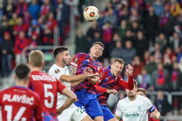SOSNOWIEC 26.10.2023 MECZ LIGA EUROPY GRUPA D RAKOW CZESTOCHOWA - SPORTING LIZBONA SPORTING CP EUROPA LEAGUE GROUP D SEASON 2023 24 RAKOW CZESTOCHOWA - SPORTING LIZBONA GONCALO INACIO BOGDAN RACOVITAN MILAN RUNDIC FOT. MICHAL CHWIEDUK FOKUSMEDIA.COM.PL NEWSPIX.PL --- Newspix.pl POLAND OUT!  231026CHW035