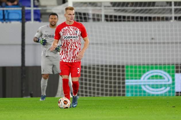 Serbia, Backa Topola, 26 10 2023, , TSC Backa Topola SC Freiburg UEFA Europa League 2023 2024 Group A, Philipp Lienhart SC Freiburg controls the ball Backa Topola  eu-images-084