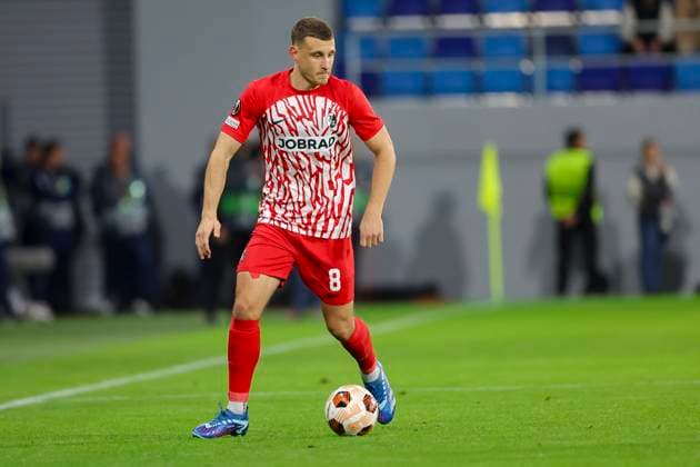 Serbia, Backa Topola, 26 10 2023, , TSC Backa Topola SC Freiburg UEFA Europa League 2023 2024 Group A, Maximilian Eggestein SC Freiburg controls the ball Backa Topola  eu-images-084