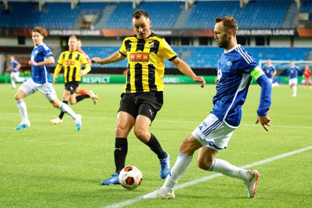 Europa League i fotball 2023: Molde - BK H?cken Molde 20231026. H?ckens Even Hovland (tv) og Magnus Wolff Eikrem under Europa League kampen i fotball mellom Molde og BK H?cken pa Aker Stadion. Foto: Svein Ove Ekornesvag NTB Molde Norge EDITORIAL USE ONLY. RESTRICTED USE FOR BETTING COMPANIES Ref:_SPOHiFVbFulKPc.jpg  Copyright: xSveinxOvexEkornesvagx xNTBx