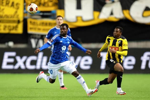 Europa League i fotball 2023: Molde - BK H?cken Molde 20231026. H?ckens Abdulrazaq Ishaq (th) og Eric Kitolano under Europa League kampen i fotball mellom Molde og BK H?cken pa Aker Stadion. Foto: Svein Ove Ekornesvag NTB Molde Norge EDITORIAL USE ONLY. RESTRICTED USE FOR BETTING COMPANIES Ref:_SPOYT-r1ByDxaE.jpg  Copyright: xSveinxOvexEkornesvagx xNTBx