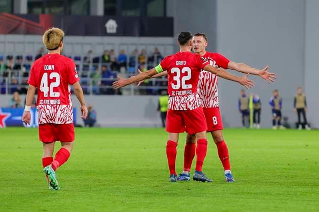 Serbia, Backa Topola, 26 10 2023, , TSC Backa Topola SC Freiburg UEFA Europa League 2023 2024 Group A, Vincenzo Grifo SC Freiburg celebrates after scoring his team s second goal with teammates Backa Topola  eu-images-084