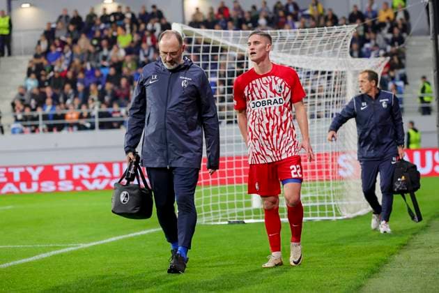 Serbia, Backa Topola, 26 10 2023, , TSC Backa Topola SC Freiburg UEFA Europa League 2023 2024 Group A, Roland Sallai SC Freiburg injured Backa Topola  eu-images-084