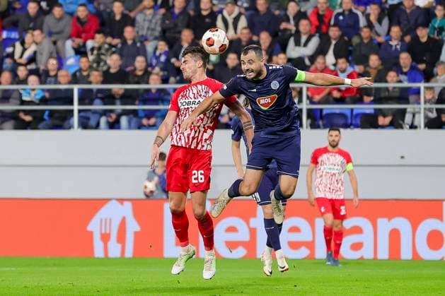 Serbia, Backa Topola, 26 10 2023, , TSC Backa Topola SC Freiburg UEFA Europa League 2023 2024 Group A, Maximilian Philipp SC Freiburg and Goran Antonic TSC Backa Topola battle for the ball Backa Topola  eu-images-084