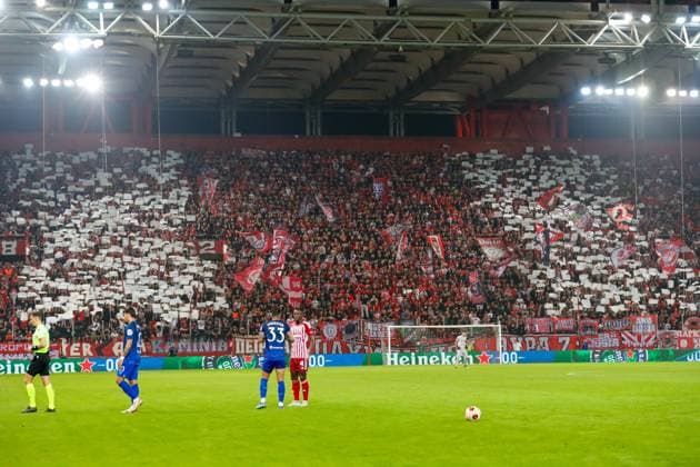 Olympiacos F.C. v West Ham United UEFA Europa League Olympiacos F.C. supporters wave red and white flags during the UEFA Europa League Group A match at Karaiskakis Stadium, Piraeus Copyright: xYannisxHalasx FIL-19159-0075 UK Newspapers OUT