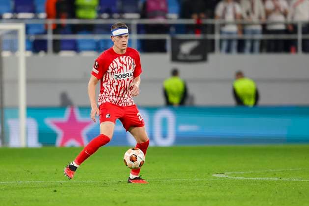 Serbia, Backa Topola, 26 10 2023, , TSC Backa Topola SC Freiburg UEFA Europa League 2023 2024 Group A, Matthias Ginter SC Freiburg controls the ball Backa Topola  eu-images-084