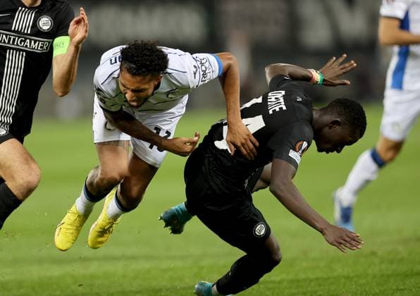 SOCCER - UEFA EL, Sturm vs Atalanta GRAZ,AUSTRIA,26.OCT.23 - SOCCER - UEFA Europa League, SK Sturm Graz vs Atalanta Bergamo Calcio. Image shows Ederson (Atalanta) and Amadou Dante (Sturm).  GEPAxpictures xHansxOberlaender