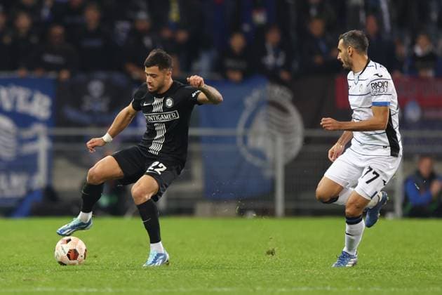 SOCCER - UEFA EL, Sturm vs Atalanta GRAZ,AUSTRIA,26.OCT.23 - SOCCER - UEFA Europa League, SK Sturm Graz vs Atalanta Bergamo Calcio. Image shows Jusuf Gazibegovic (Sturm) and Davide Zappacosta (Atalanta).  GEPAxpictures xChrisxBauer