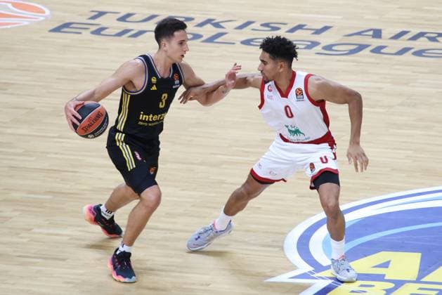 Sport Themen der Woche KW43 Sport Bilder des Tages DEU, TopSport, Trainer, Sportschule, 26.10.2023, Berlin, Berlin, DEU, TopSport, Trainer, Sportschule, im Bild Matteo Spagnolo (ALBA Berlin 3), Maodo Lo (Mailand 0) Foto: Juergen Engler nordphoto GmbH *** DEU, TopSport, coach, sports school, 26 10 2023, Berlin, DEU, TopSport, coach, sports school, in picture Matteo Spagnolo ALBA Berlin 3 , Maodo Lo Milan 0 Foto Juergen Engler nordphoto GmbH nordphotoxGmbHx xEngler nph00076