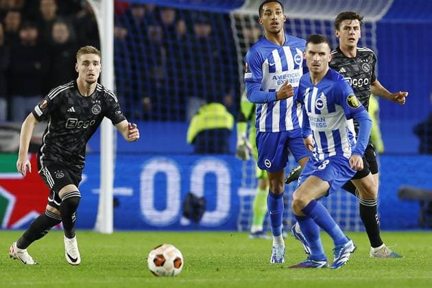 BRIGHTON, 26-10-2023, American Express stadium. UEFA Europa League Football, season 2023-2024. Match between Brighton and Ajax. Ajax player Kenneth Taylor and Brighton player Pascal Gross (13) Brighton - Ajax  x22908712x Copyright: