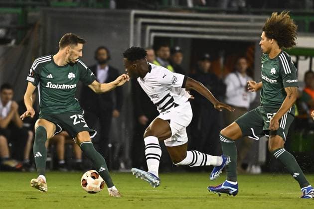 FOOTBALL Europa League Panathinaïkos Athènes Stade Rennais FC PHOTOPQR OUEST FRANCE Vincent MICHEL ; Athènes ; 26 10 2023 ; Football - Ligue Europa - 3eme match qualificatif - Panathinaïkos Athènes Stade Rennais FC Arnaud Kalimuendo Rennes et Mladenovic Panathinaikos Athenes Photo Vincent Michel Ouest-France oct 26th 2023. FOOTBALL Europa League Panathinaïkos Athènes Stade Rennais FC Athènes France  Copyright: xPHOTOPQR OUESTxFRANCE MAXPPPxVincentxMICHELx 20231026OFR8087 20231026OFR8087