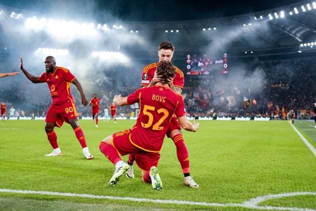 AS Roma v Slavia Praha - UEFA Europa League Edoardo Bove of AS Roma celebrates after scoring first goal during the UEFA Europa League Group G match between AS Roma and Slavia Praha at Stadio Olimpico on October 26, 2023 in Rome, Italy. Rome Stadio Olimpico Rome Italy Copyright: xGiuseppexMaffiax UEL_Roma-SlaviaPraha_GM_26102023_05211