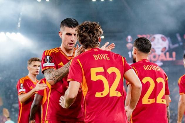 AS Roma v Slavia Praha - UEFA Europa League Edoardo Bove of AS Roma celebrates after scoring first goal during the UEFA Europa League Group G match between AS Roma and Slavia Praha at Stadio Olimpico on October 26, 2023 in Rome, Italy. Rome Stadio Olimpico Rome Italy Copyright: xGiuseppexMaffiax UEL_Roma-SlaviaPraha_GM_26102023_05390