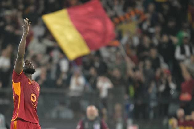 Foto Alfredo Falcone LaPresse 26 Ottobre 2023 - Roma, Italia - calcio - Roma vs Slavia Praga - Uefa Europa League 2023-2024 Girone G - Stadio Olimpico di Roma. Nella foto: esultanza Romelu Lukaku (AS Roma) Foto Alfredo Falcone LaPresse October 26, 2023 Rome, Italy - sport, soccer - Roma vs Slavia Praga - Uefa Europe League 2023-2024 Group G - Olimpic Stadium & xee;n Rome. In the pic: Romelu Lukaku (AS Roma) celebrates  Copyright: xAlfredoxFalcone LaPressex