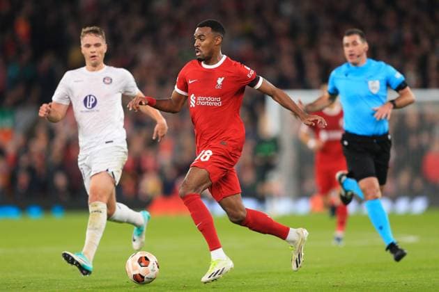 Liverpool gegen Toulouse 26. Oktober 2023, Liverpool UEFA Europa League Fußball Gruppe E Liverpool gegen Toulouse Ryan Gravenberch von Liverpool Foto von Daniel Chesterton Liverpool UK  Copyright: xDanielxChestertonxOffside