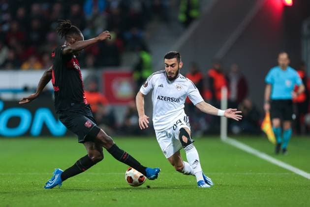 26 10 2023, Football, 2023 2024 season, UEFA Europa League, Group stage, Matchday 3, Bayer 04 Leverkusen Qarabag Agdam, v l Odilon Kossounou Bayer 04 Leverkusen , Elvin Jafarguliyev Qarabag Agdam , Leverkusen BayArena NRW Germany xRHR PHOTO DEx Copyright: DennisxEwert RHR-FOTOx RHR-FOTO DE