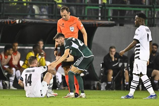 FOOTBALL Europa League Panathinaïkos Athènes Stade Rennais FC PHOTOPQR OUEST FRANCE Vincent MICHEL ; Athènes ; 26 10 2023 ; Football - Ligue Europa - 3eme match qualificatif - Panathinaïkos Athènes Stade Rennais FC Blessure Benjamin Bourigeaud Rennes Photo Vincent Michel Ouest-France oct 26th 2023. FOOTBALL Europa League Panathinaïkos Athènes Stade Rennais FC Athènes France  Copyright: xPHOTOPQR OUESTxFRANCE MAXPPPxVincentxMICHELx 20231026OFR8114 20231026OFR8114