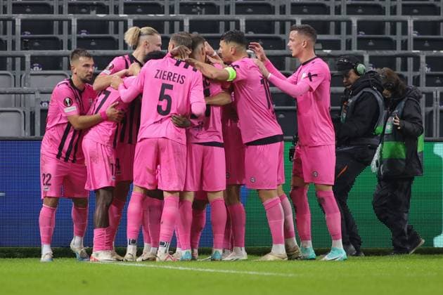 SOCCER - UEFA EL, Saint-Gilloise vs LASK BRUSSELS,BELGIUM,26.OCT.23 - SOCCER - UEFA Europa League, Royale Union Saint-Gilloise vs Linzer ASK. Image shows the rejoicing of the team of LASK.  GEPAxpictures xManuelxBinder