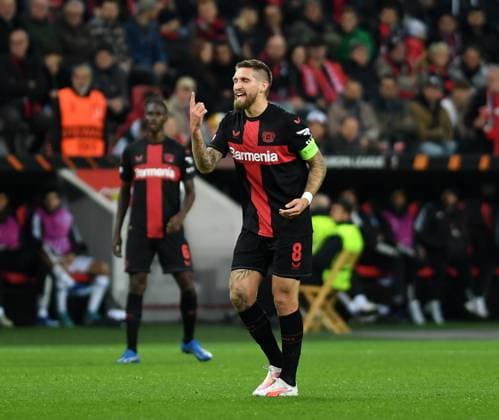 26 10 2023, Leverkusen, Germany, BayARENA, Bayer Leverkusen vs Qarabag Agdam UEFA Europa League 2023 2024 Group H, Robert Andrich Bayer 04 Leverkusen gestures, gestures photo Ralf Treese Leverkusen BayARENA North Rhine Westphalia Germany 521_LEVQAR20231026_018 Treese-521