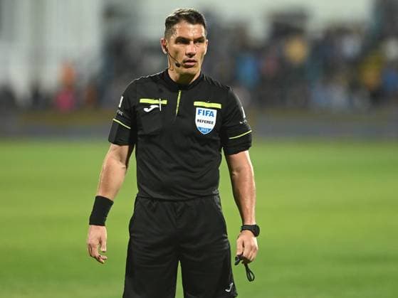 Central referee Istvan Kovacs reacts during the football match between Farul Constanta and Universitatea Cluj, part of the Superbet Super League, held at the Central Stadium of Gheorghe Hagi Academy in Ovidiu, Saturday, October 21, 2023 Ovidiu Copyright: xRazvanxPasarica SPORTxPICTURESx