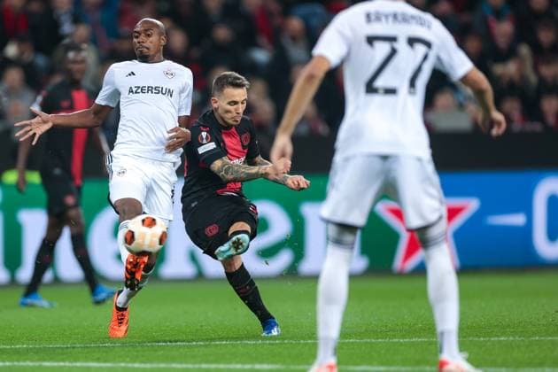 26 10 2023, football, 2023 2024 season, UEFA Europa League, group stage, matchday 3, Bayer 04 Leverkusen Qarabag Agdam, Alejandro Grimaldo Bayer 04 Leverkusen scores 4 1, Leverkusen BayArena NRW Germany xRHR PHOTO ENx Copyright: DennisxEwert RHR-FOTOx RHR-FOTO DE
