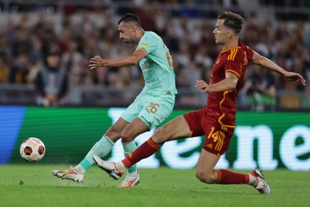 UEFA Europa League Group G AS Roma vs Sportovni Klub Slavia Praha Slavia Prague s Slovak forward Ivan Schranz challenges for the ball with Roma™s Spanish defender Diego Llorente during UEFA Europa League Group G football match between AS Roma and Sportovni Klub Slavia Praha at Olimpico stadium on October 26, 2023 in Rome, Italy. ABPH0397 Copyright: xAntonioxBalascox