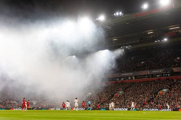 Football - UEFA Europa League - Group E - Liverpool FC v Toulouse FC LIVERPOOL, ENGLAND - Thursday, October 26, 2023: Smoke billows into the Kenny Dalglish Stand from Toulouse supporters pyro during the UEFA Europa League Group E matchday 3 game between Liverpool FC and Toulouse FC at Anfield. (Photo by David Rawcliffe Propaganda) LIVERPOOL Anfield MERSEYSIDE ENGLAND  Copyright: xDavidxRawcliffex P2023-10-26-Liverpool_Toulouse-77