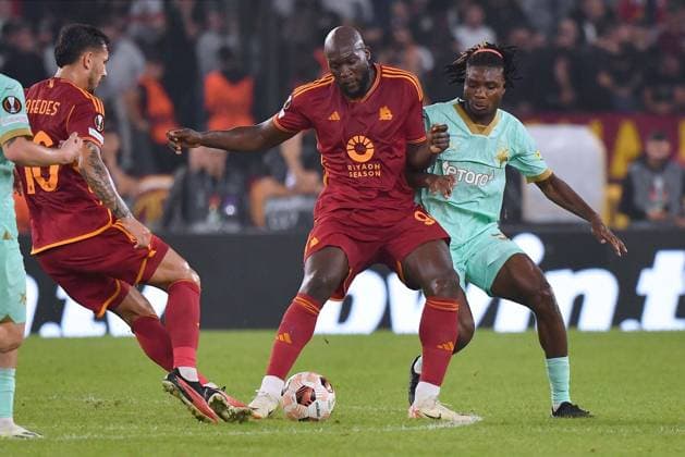 IPP20231026 Football - soccer: UEFA Europa League 2023 2024, A.S. Roma - SK Slavia Prague, Romelu Lukaku in azione (Verwendung nur in Deutschland - GERMANY ONLY) *** IPP20231026 Football soccer UEFA Europa League 2023 2024, A S Roma SK Slavia Prague, Romelu Lukaku in azione use only in Germany GERMANY ONLY 
