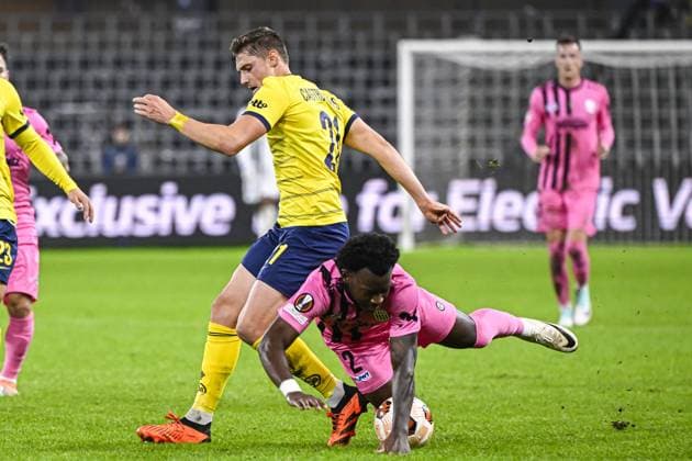 Union s Alessio Castro-Montes and LASK s George Bello fight for the ball during a soccer match between Belgian Royale Union Saint Gilloise and Austrian Linzer Athletik Klub (LASK), on Thursday 26 October 2023 in Brussels, on day 3 of the group phase of the UEFA Europa League competition, in group E. LAURIExDIEFFEMBACQ  x78600157x