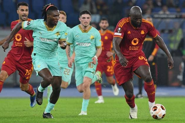 26th October 2023; Stadio Olimpico, Rome, Italy: Uefa Europa League,AS Roma versus Slavia Prague; Igoh Ogbu of Slavia Prague beaten by the pace of Romelu Lukaku of Roma  ActionPlus12569275 AllShotLive