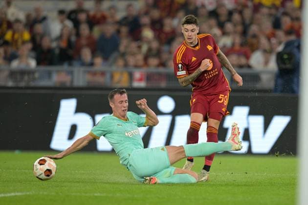 IPP20231026 Football - soccer: UEFA Europa League 2023 2024, A.S. Roma - SK Slavia Prague, Nicola Zalewski in azione palla al piede (Verwendung nur in Deutschland - GERMANY ONLY) *** IPP20231026 Football soccer UEFA Europa League 2023 2024, A S Roma SK Slavia Prague, Nicola Zalewski in azione palla al piede Use only in Germany GERMANY ONLY 