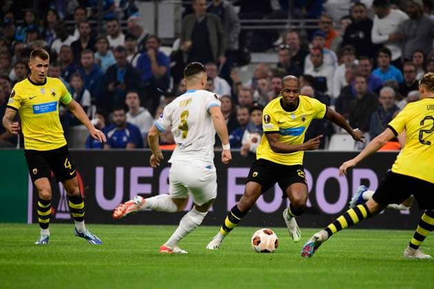 MARSEILLE, FRANCE : Djibril SIDIBE (AEK) Olympique de Marseille vs. AEK Athens FC lors de la phase de groupes de l™UEFA Europa League au stade Orange Velodrome, le 26 octobre 2023. MARSEILLE, FRANCE : OM vs. AEK Athens FC during the group phase of the UEFA Europa League in the Orange Velodrome Stadium on October 26th, 2023. FOOTBALL : Olympique de Marseille vs. AEK Athens FC - Europa League ValentinaClaret Panoramic 