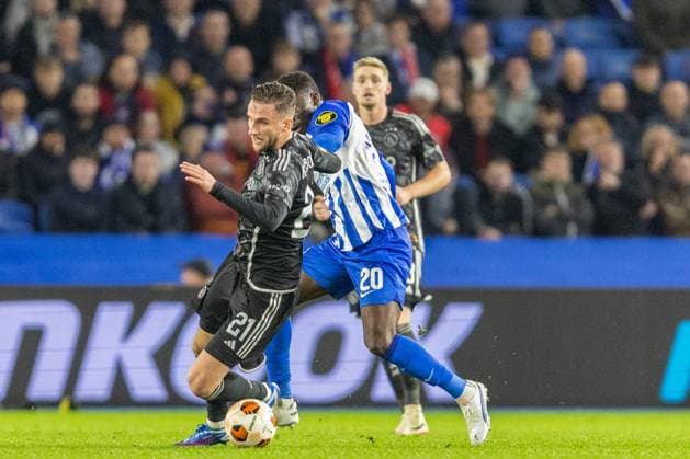 Brighton and Hove Albion v Ajax Europa League 26 10 2023. Brighton & Hove Albion FC midfielder Carlos Baleba (20) & AFC Ajax midfielder Branco van den Boomen (21) during the Europa League match between Brighton and Hove Albion and Ajax at the American Express Stadium, Brighton and Hove, England on 26 October 2023. Brighton and Hove American Express Stadium East Sussex England Editorial use only , Copyright: xJanexStokesx PSI-18285-0058