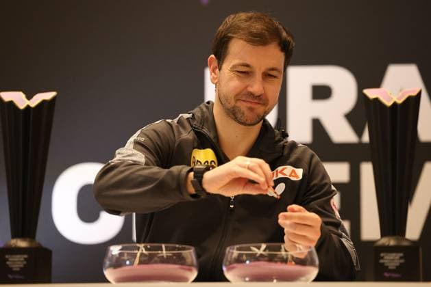 Sport Themen der Woche KW43 Sport Bilder des Tages Frankfurt am Main, 27.10.2023, Auslosung mit Timo Boll und Annett Kaufmann für das WTT Champions Frankfurt v.l., Auslosung mit Timo Boll der Women s Singles *** Frankfurt am Main, 27 10 2023, Draw with Timo Boll and Annett Kaufmann for the WTT Champions Frankfurt v l , Draw with Timo Boll of the Women s Singles Copyright: JoaquimxFerreira