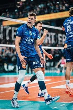 Volleyball men season 2023 2024 Volleyball Bundesliga SVG Lüneburg vs Energiequelle Netzhoppers KW 27 10 2023 Erik Johannes Röhrs 5, SVG Lüneburg cheers Lüneburg LKH Arena Lower Saxony Germany